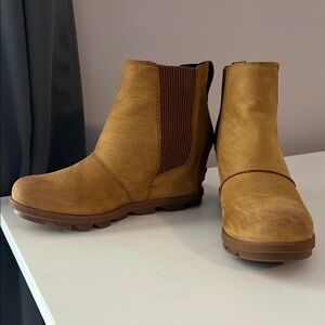 Sorel EVIE Chelsea Wedge Boots